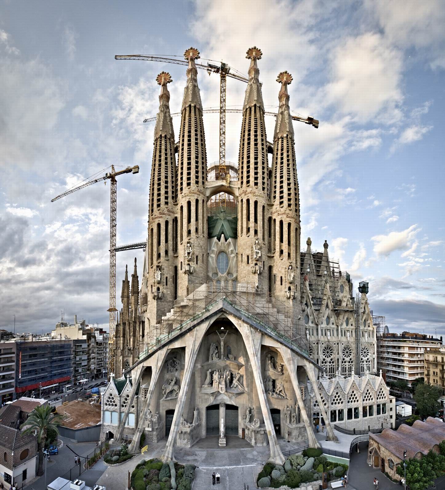 La Sagrada Familia entrance